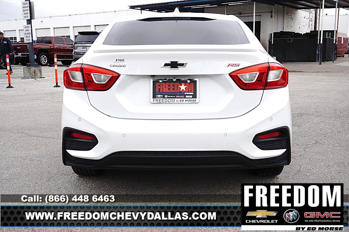 Used 2019 Chevrolet Cruze LT w/ Convenience Package FWD image 6