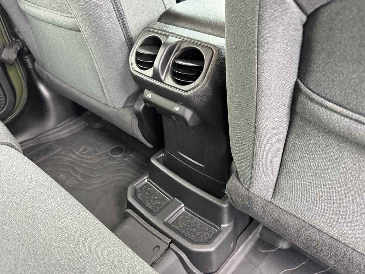 Used 2024 Jeep Wrangler Unlimited AWD/4WD image 23