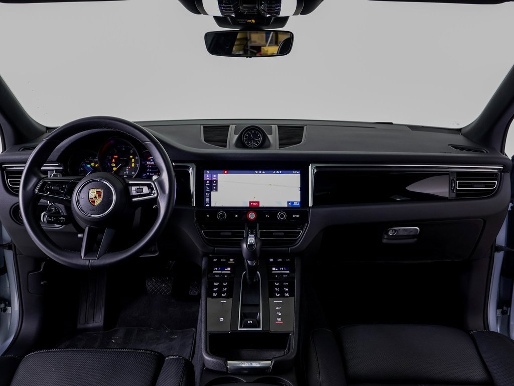 Used 2025 Porsche Macan image 11