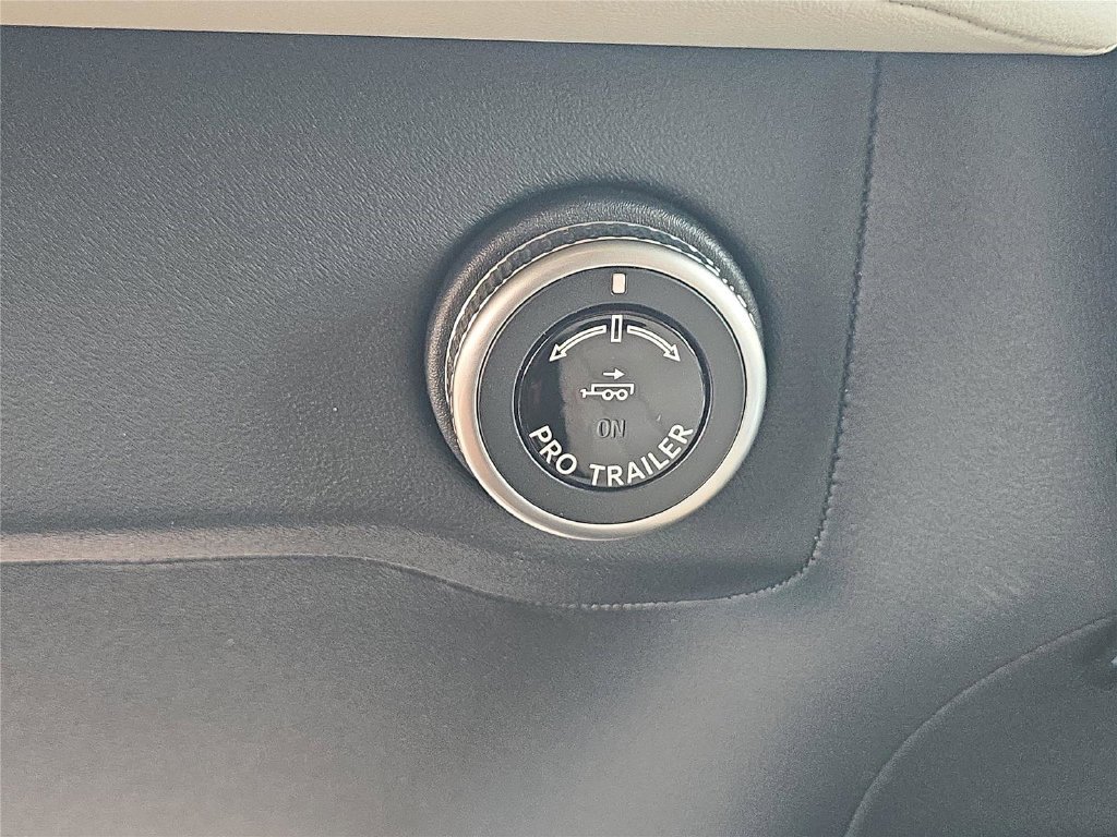 New 2026 Lincoln Navigator Premiere AWD/4WD image 23