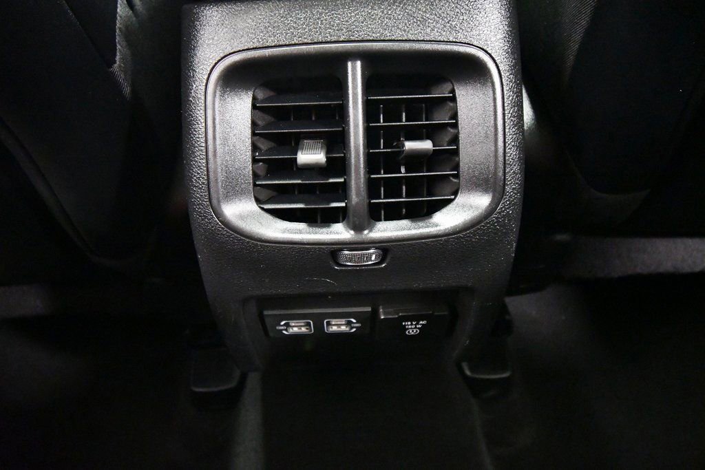 Used 2022 Jeep Cherokee Limited w/ Mopar Interior Package image 16