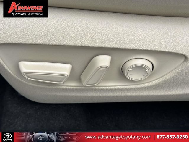 Used 2023 Toyota Highlander XLE AWD/4WD image 23