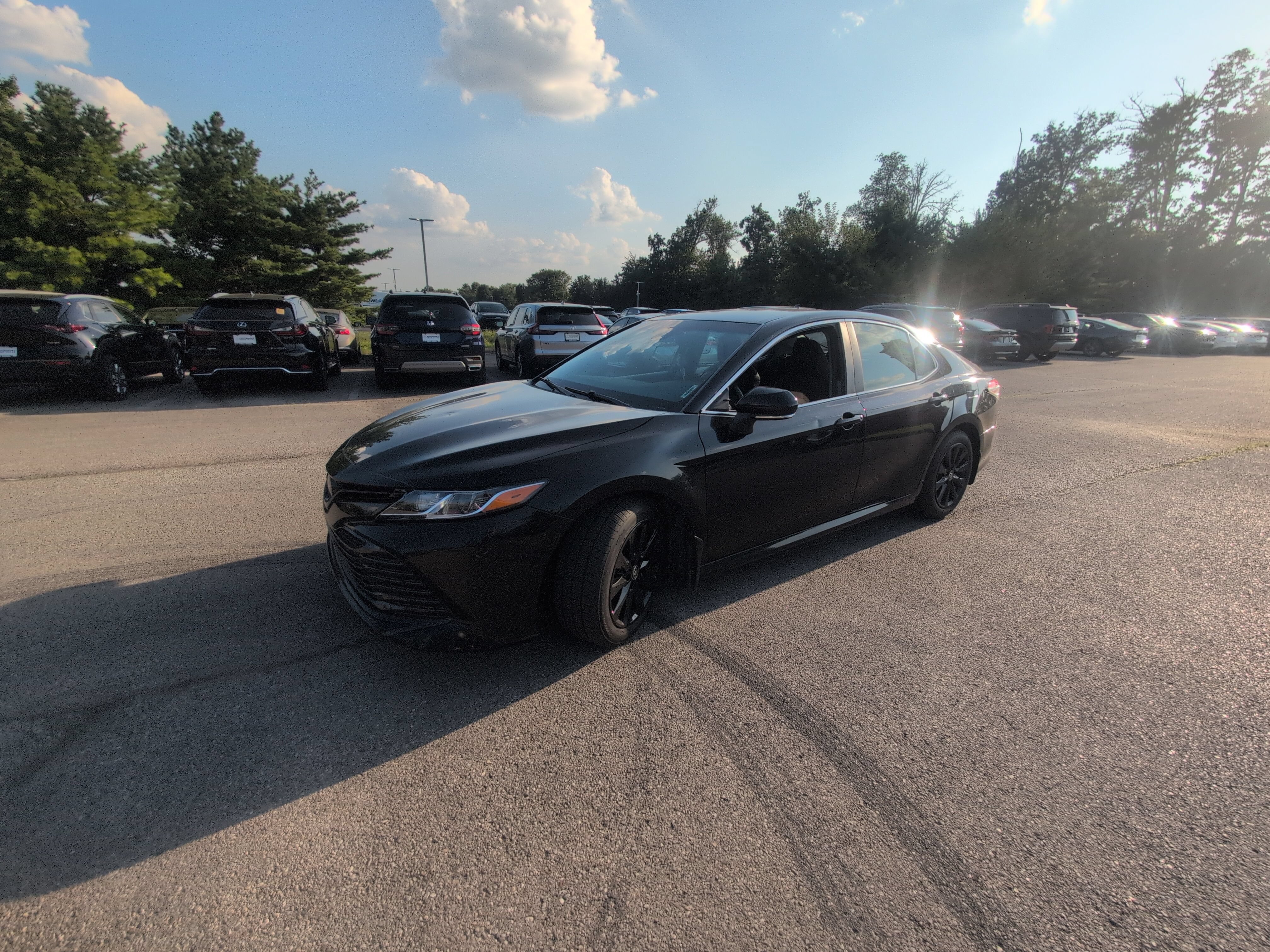 Used 2020 Toyota Camry LE w/ Convenience Package FWD image 8