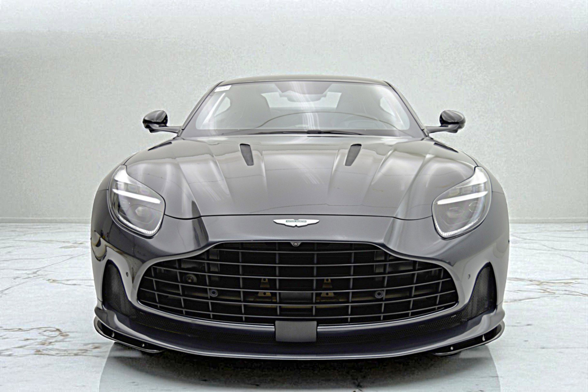 Used 2024 Aston Martin DB12 Coupe image 23