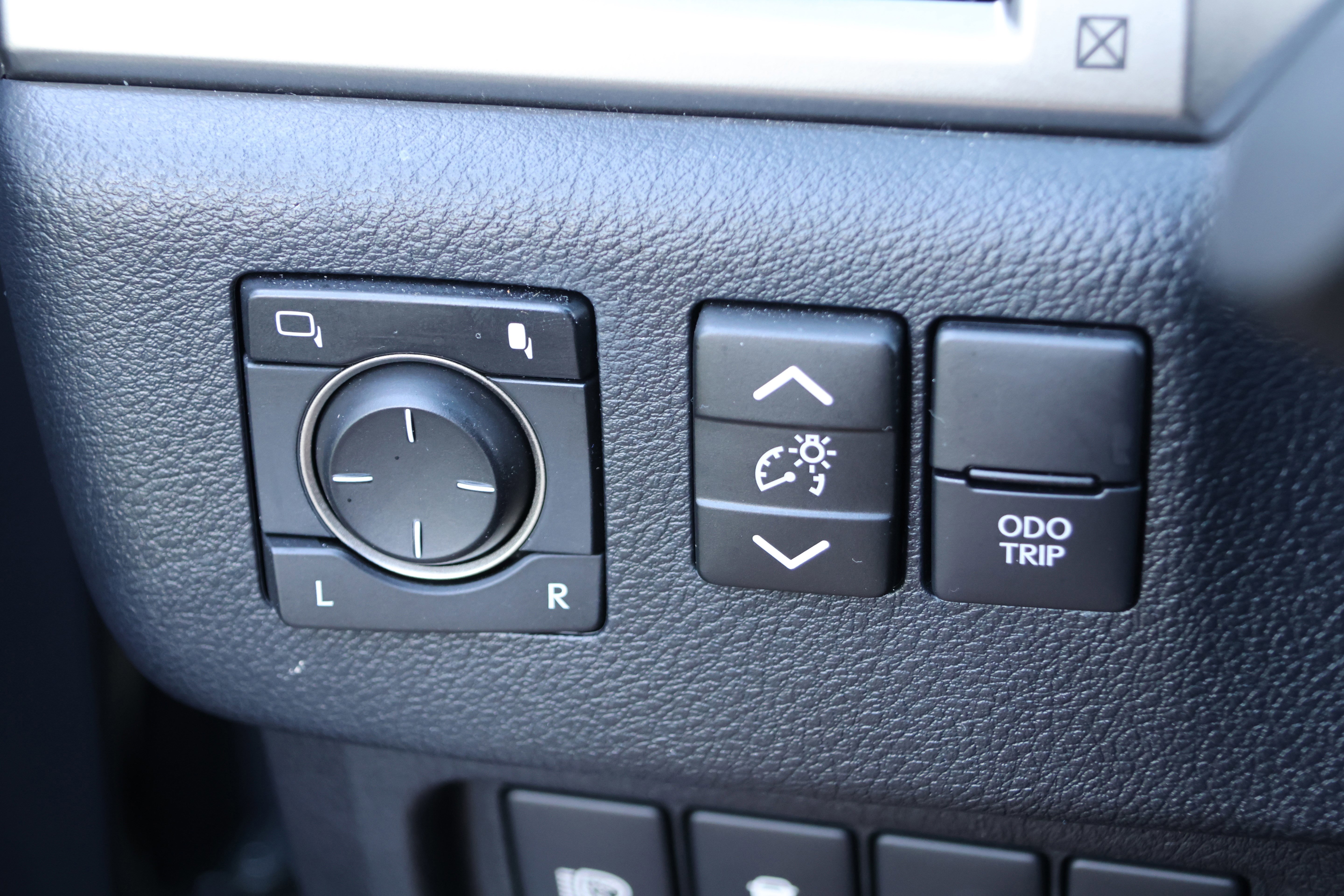 Used 2023 Lexus GX 460 Premium w/ Accessory Package AWD/4WD image 15