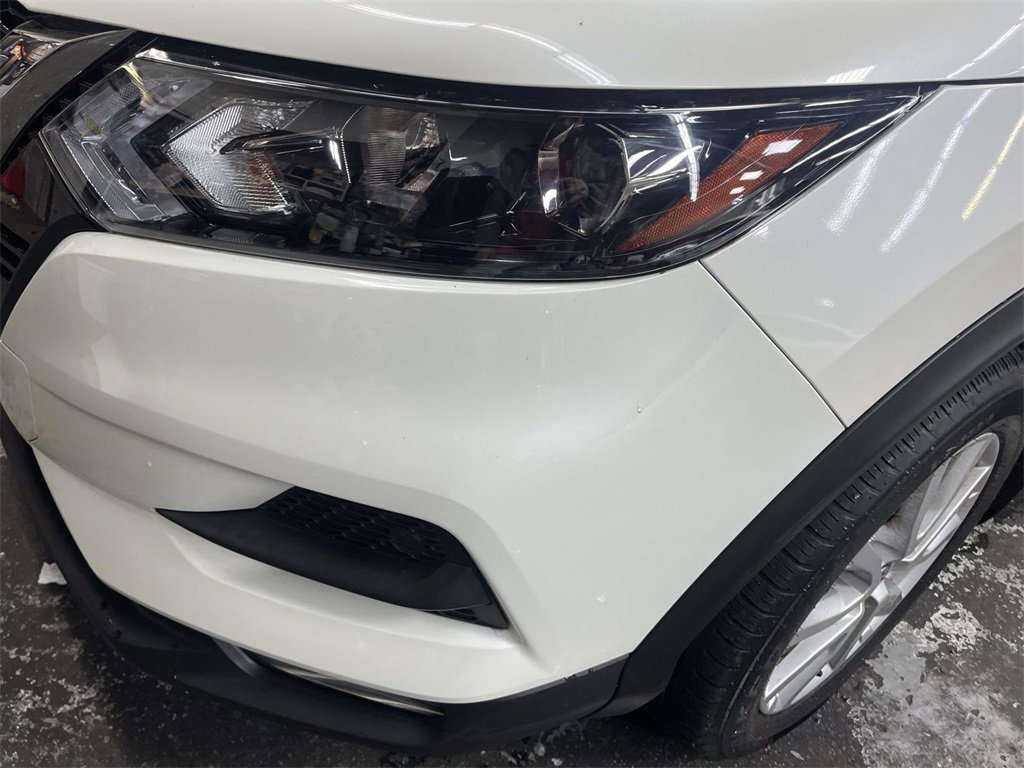 Used 2022 Nissan Rogue Sport SV w/ Technology Package image 9