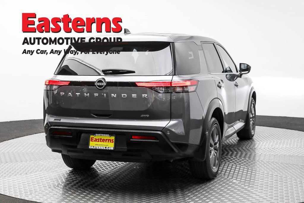 Used 2024 Nissan Pathfinder S image 5