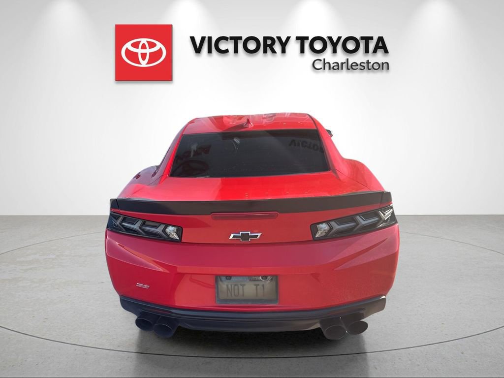 Used 2018 Chevrolet Camaro SS RWD image 4