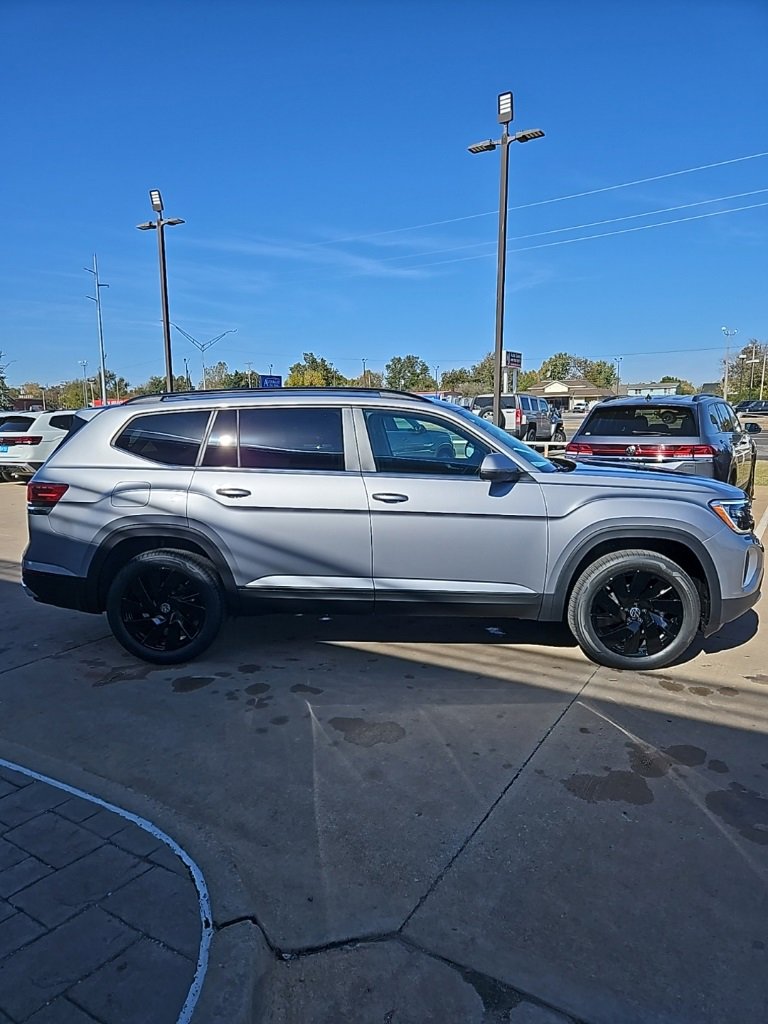 New 2026 Volkswagen Atlas SE image 4