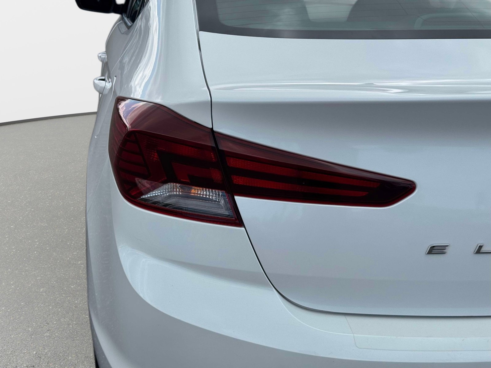 Used 2020 Hyundai Elantra SEL w/ Cargo Package (C1) FWD image 9