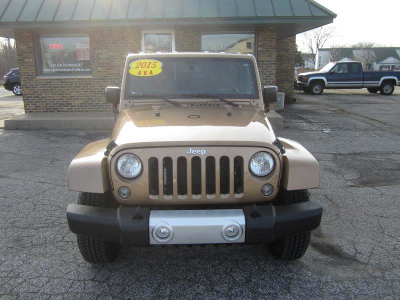 Used 2015 Jeep Wrangler Unlimited Sahara AWD/4WD image 3