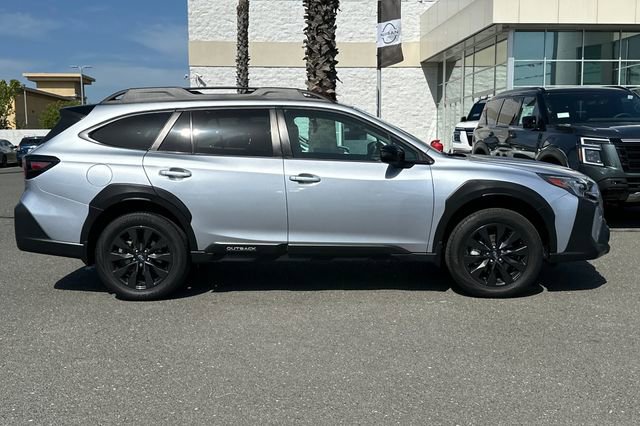 Used 2023 Subaru Outback Onyx Edition AWD/4WD image 3
