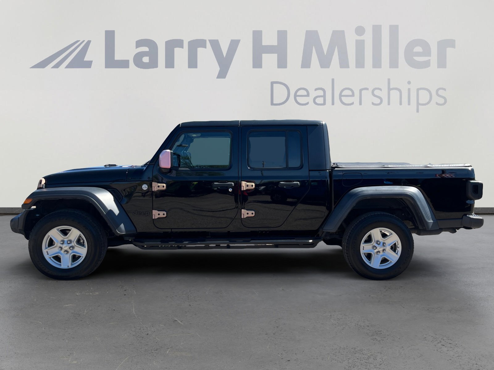 Used 2020 Jeep Gladiator Sport w/ Quick Order Package 24S image 2