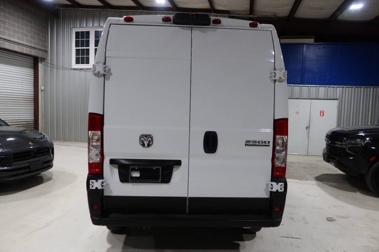 Used 2025 RAM ProMaster 2500 w/ Convenience Group FWD image 4