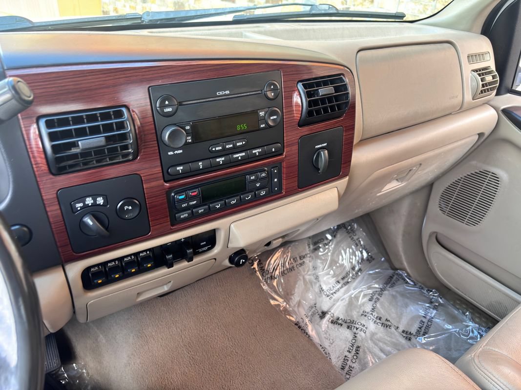 Used 2005 Ford F350 Lariat AWD/4WD image 15
