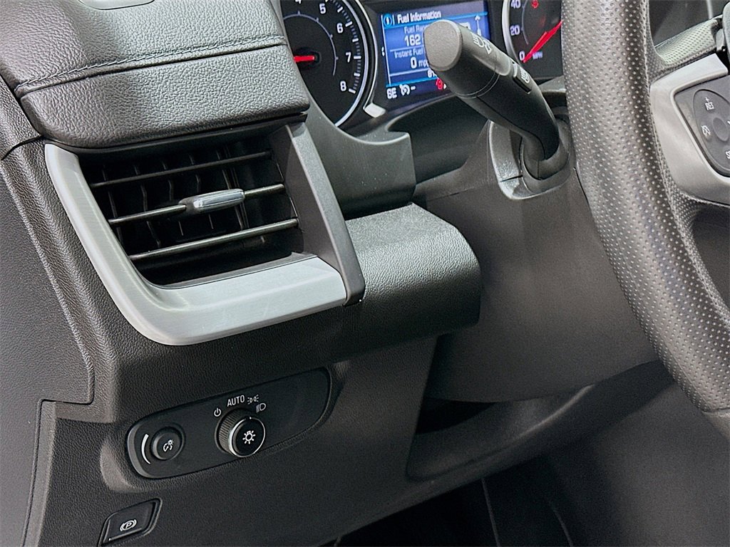 Used 2023 GMC Terrain SLE w/ Driver Convenience Package image 10