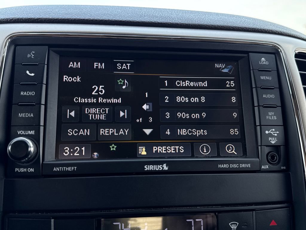 Used 2013 Jeep Grand Cherokee Laredo image 28