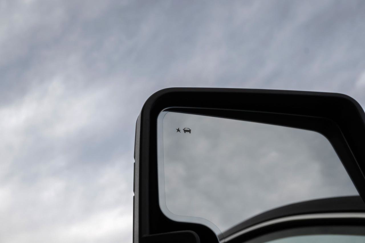 Used 2023 GMC Sierra 2500 Denali w/ Denali Ultimate Package image 9