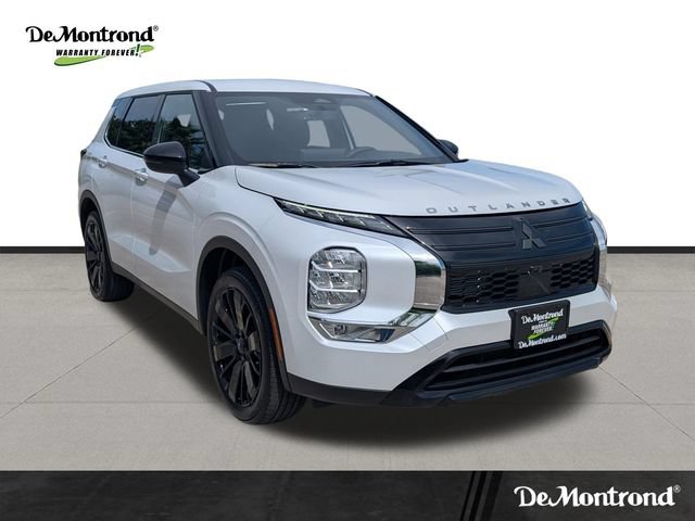 New 2026 Mitsubishi Outlander LE FWD image 3