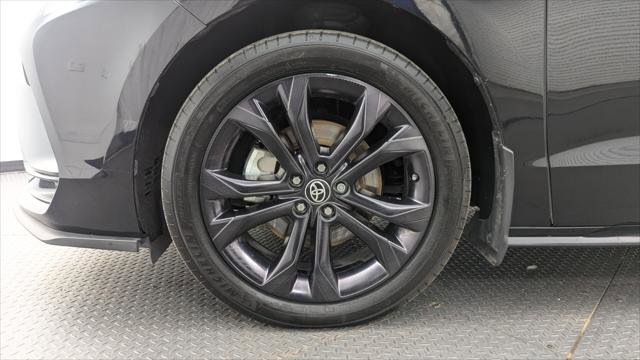 Used 2022 Toyota Sienna XSE w/ XSE Plus Package image 28