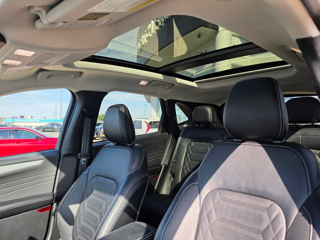 Used 2024 Ford Escape SE w/ PHEV Premium Package FWD image 12