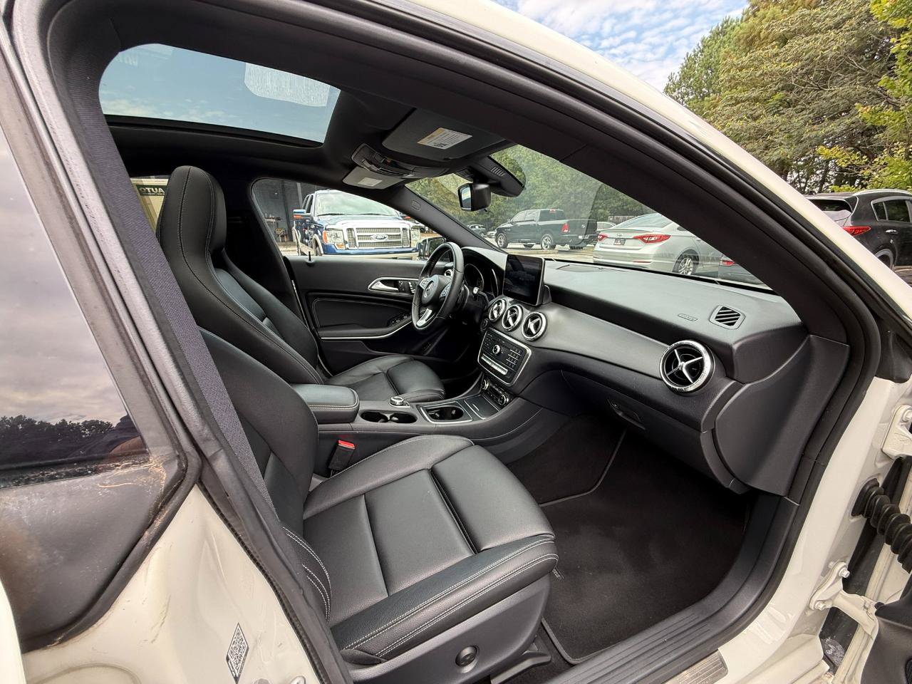 Used 2018 Mercedes-Benz CLA 250 image 14