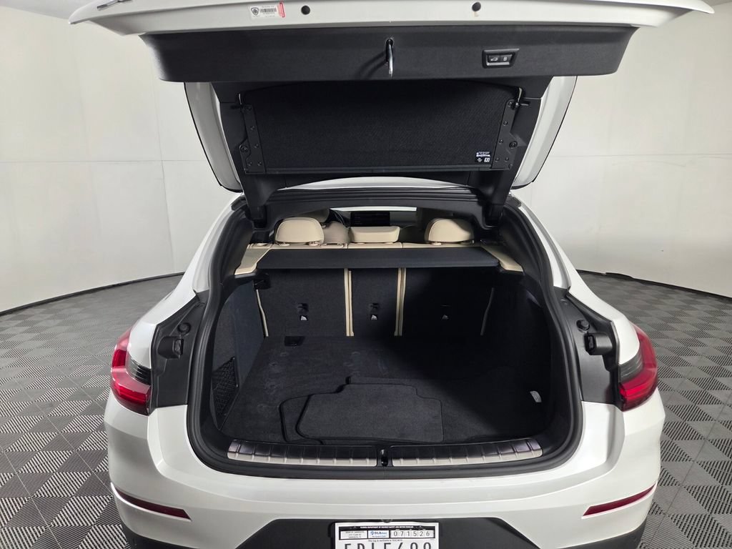 Used 2025 BMW X4 xDrive30i AWD/4WD image 27