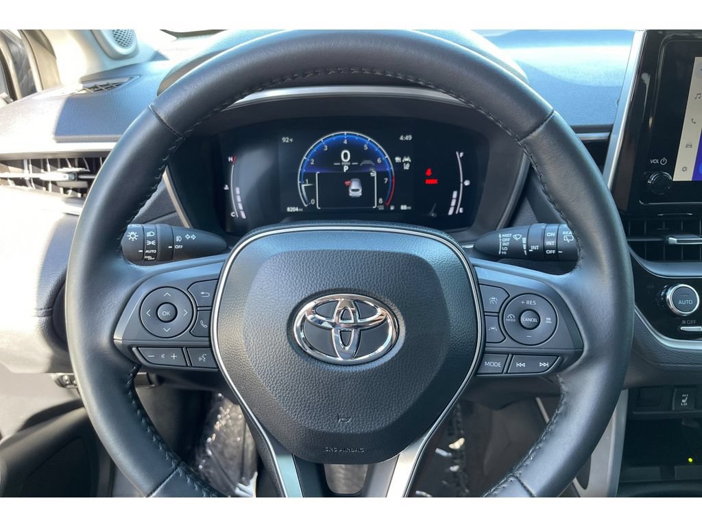 Used 2024 Toyota Corolla Cross XLE w/ Convenience Package FWD image 35