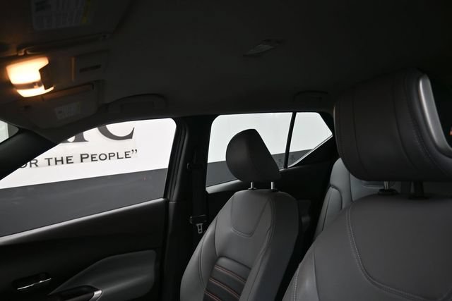 Used 2023 Nissan Kicks SR w/ SR Premium Package FWD image 17