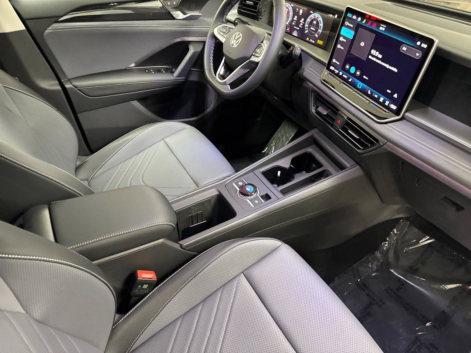 New 2026 Volkswagen Tiguan SE AWD/4WD image 15