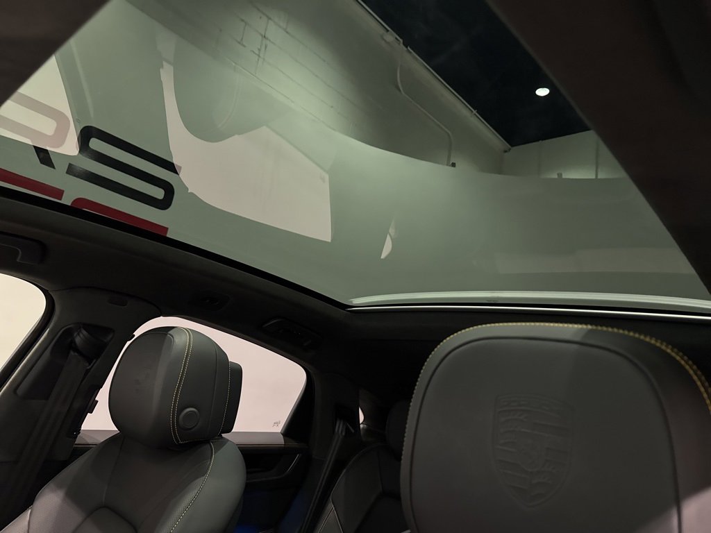 Used 2025 Porsche Cayenne GTS image 16