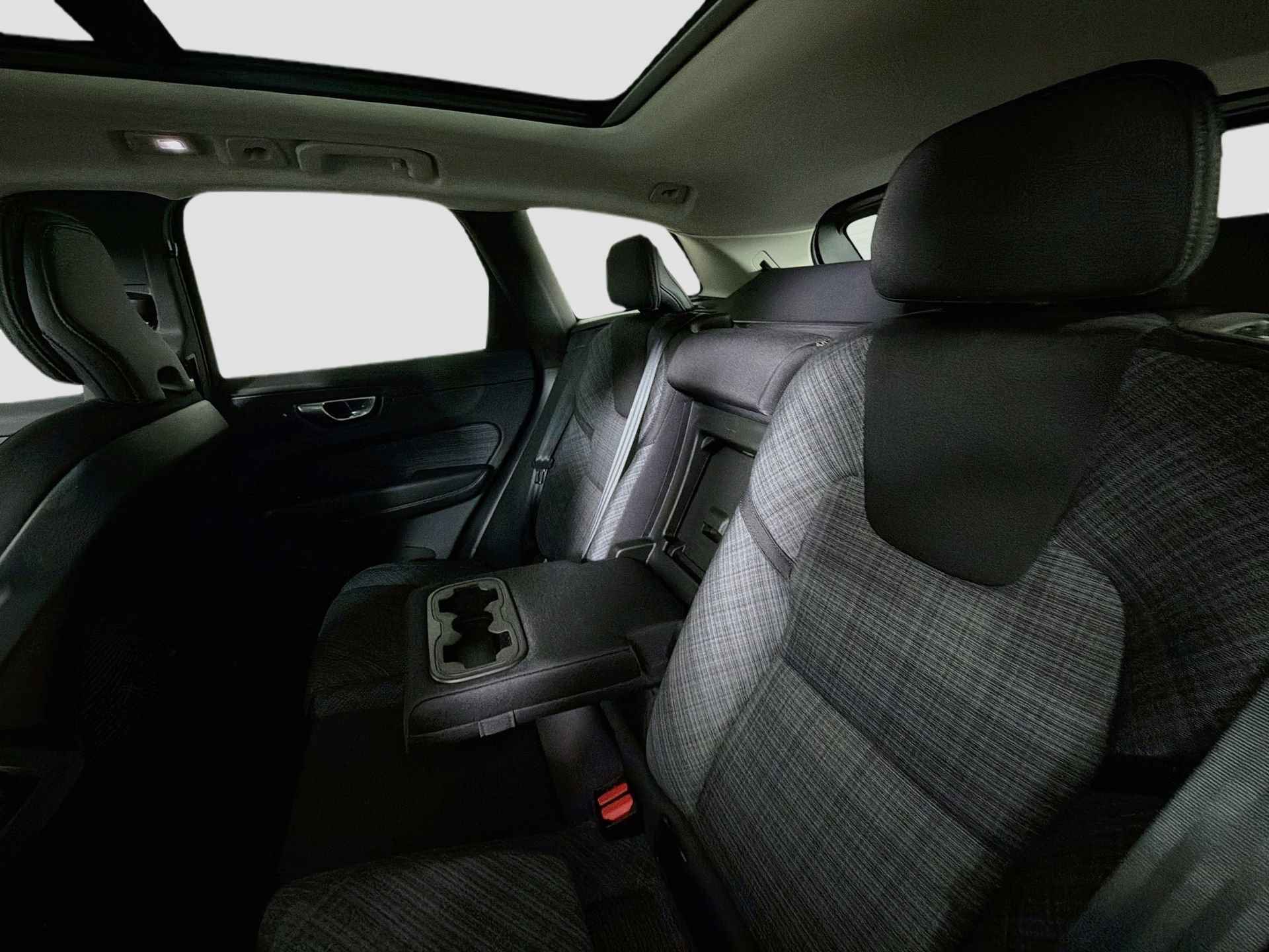 Certified 2023 Volvo XC60 B5 Core w/ Protection Package Premier FWD image 25