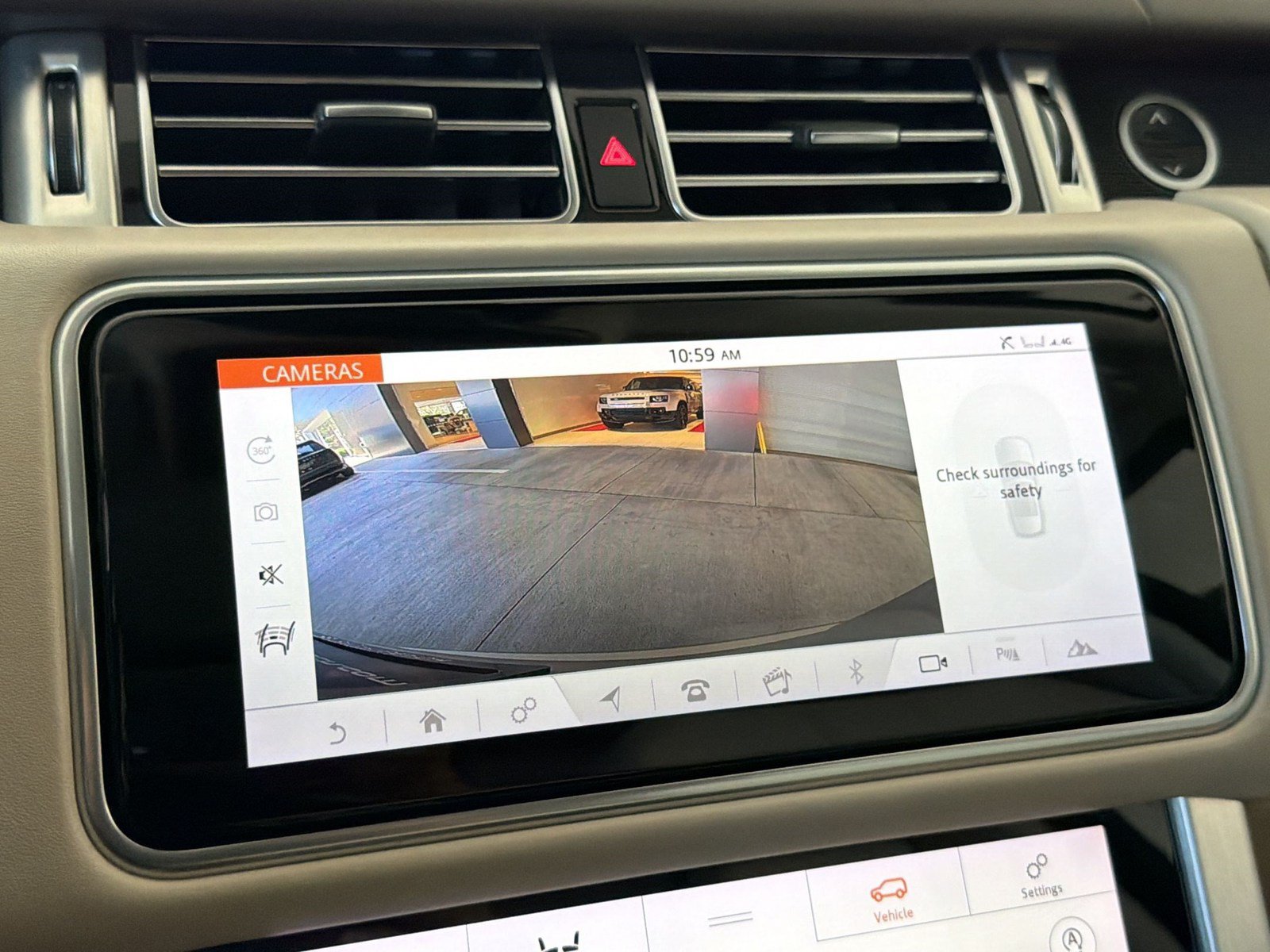 Used 2018 Land Rover Range Rover HSE AWD/4WD image 19