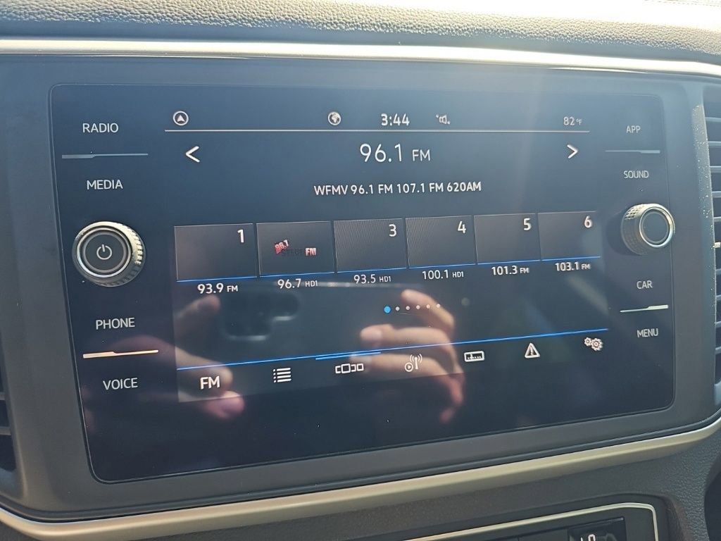 Used 2021 Volkswagen Atlas Cross Sport SE w/ Panoramic Sunroof Package FWD image 19