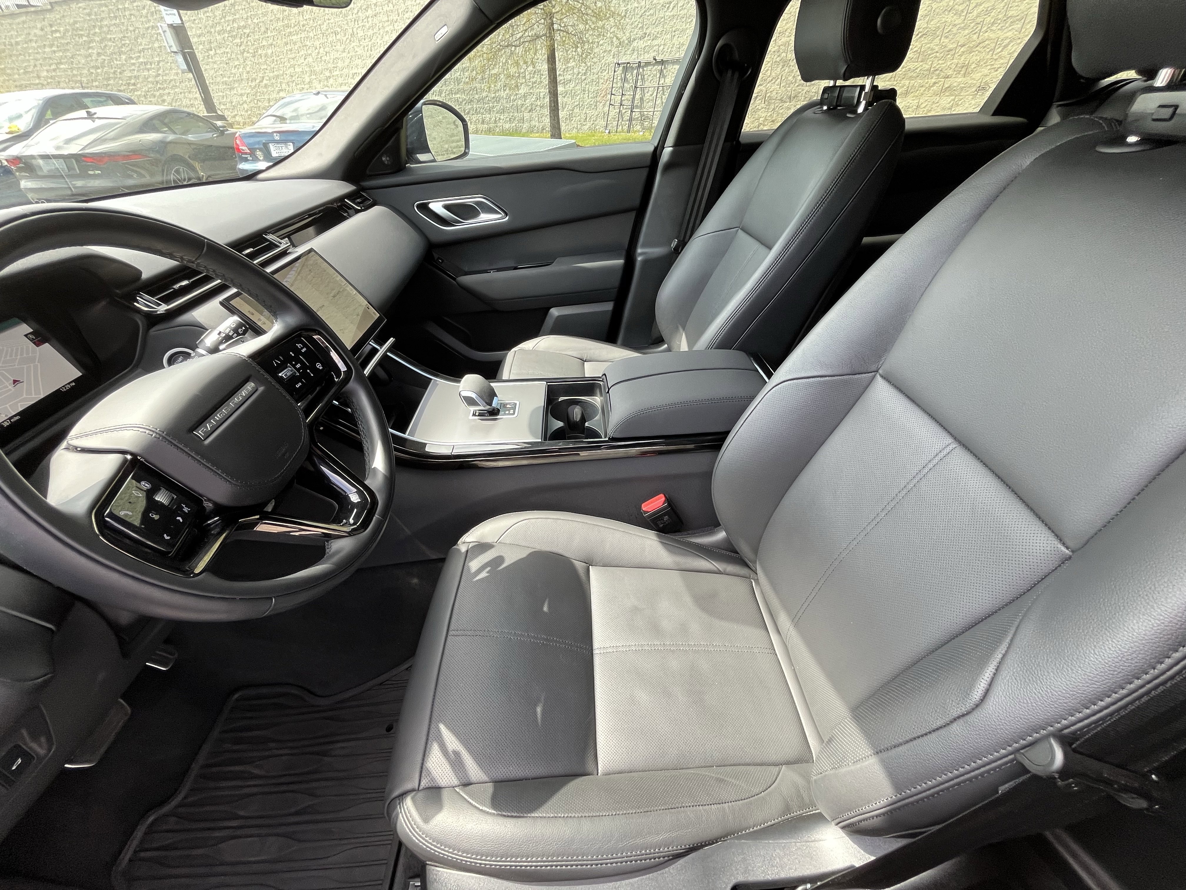 Certified 2025 Land Rover Range Rover Velar Dynamic SE AWD/4WD image 16