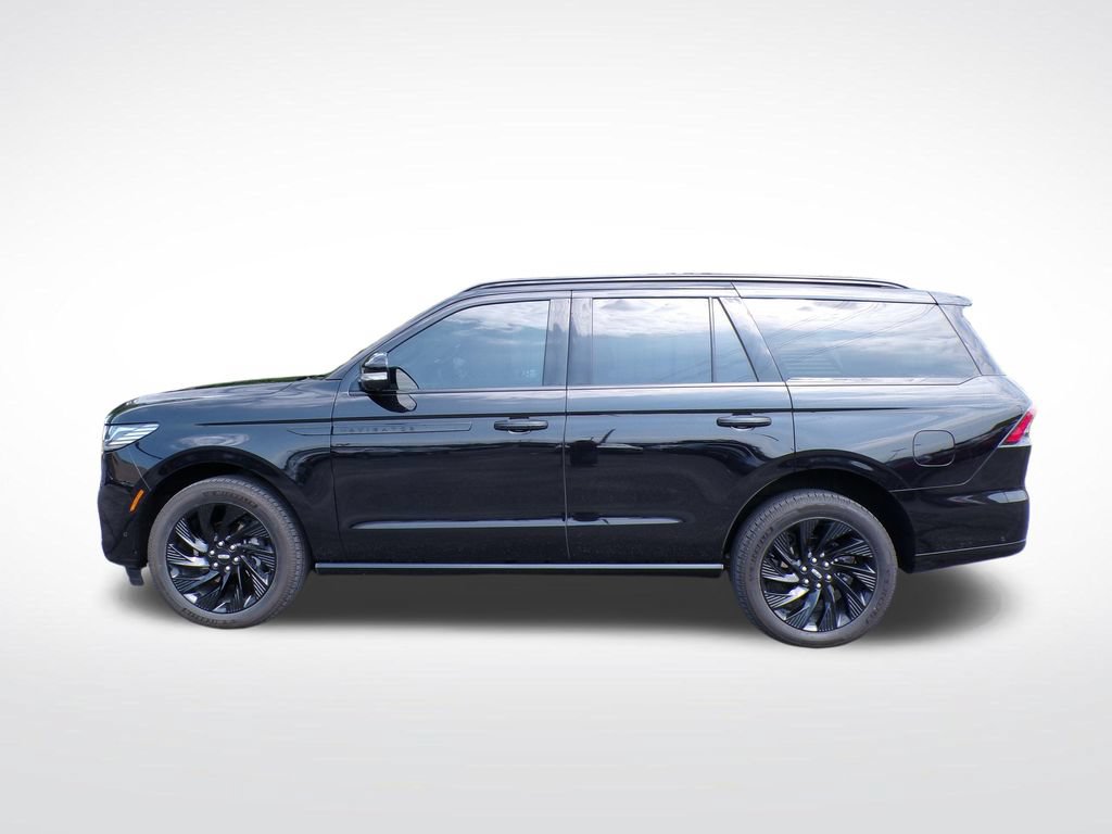 Used 2025 Lincoln Navigator Reserve w/ Jet Appearance Package AWD/4WD image 2