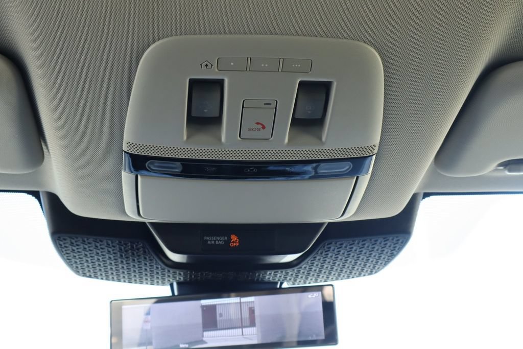 Used 2023 Nissan Ariya FWD image 32