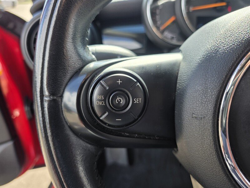 Used 2020 MINI Cooper 4-Door Hardtop FWD image 29