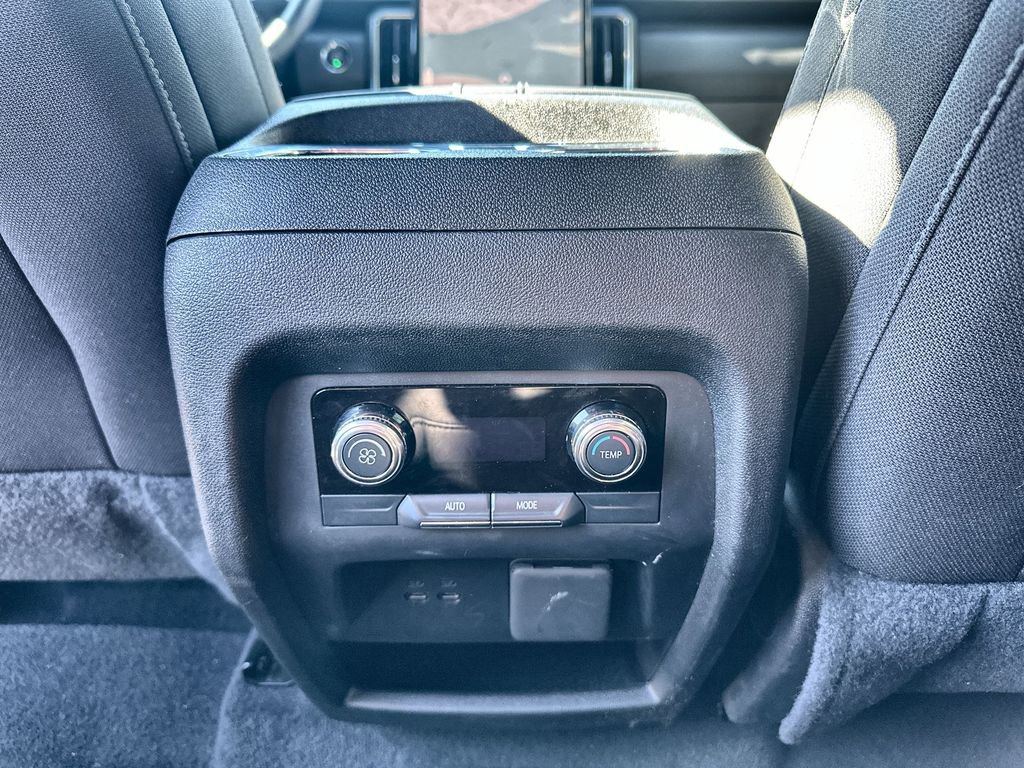 Used 2025 GMC Acadia Elevation image 21
