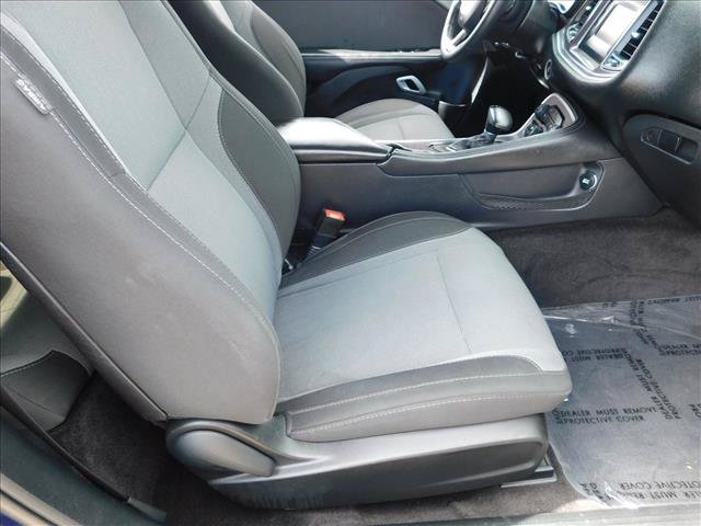 Used 2016 Dodge Challenger SXT w/ Driver Convenience Group RWD image 28