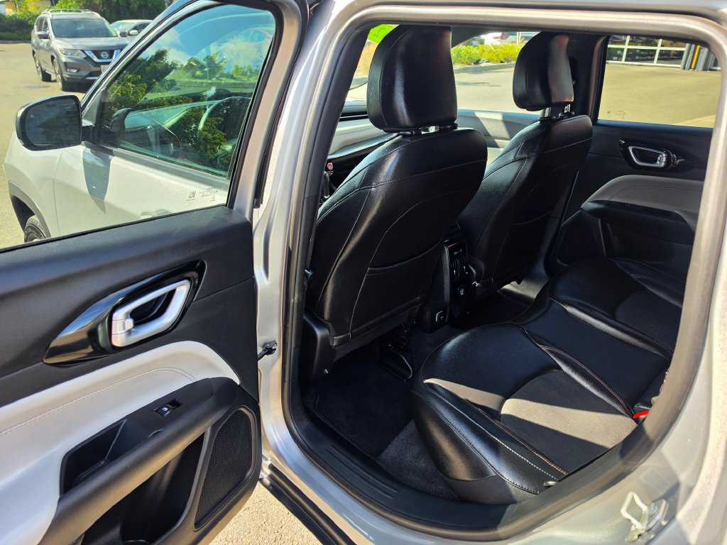 Used 2023 Jeep Compass Limited AWD/4WD image 15