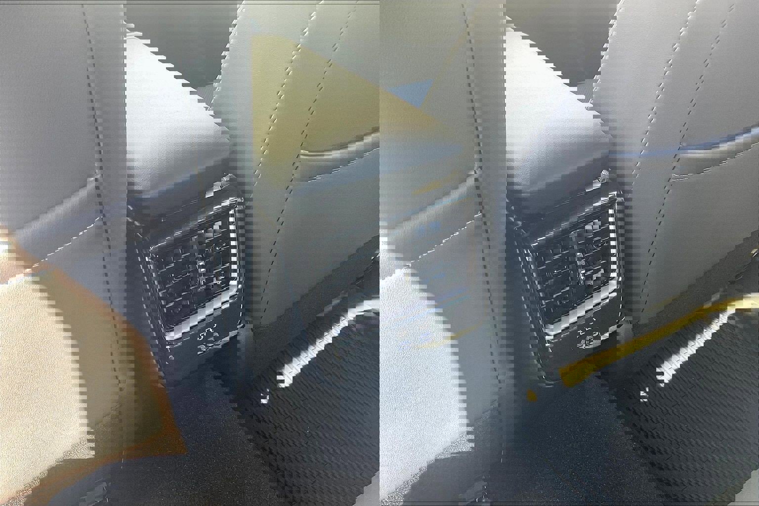 Used 2025 Toyota Crown Platinum image 40