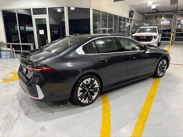 Used 2024 BMW i5 eDrive40i w/ Premium Package RWD image 9
