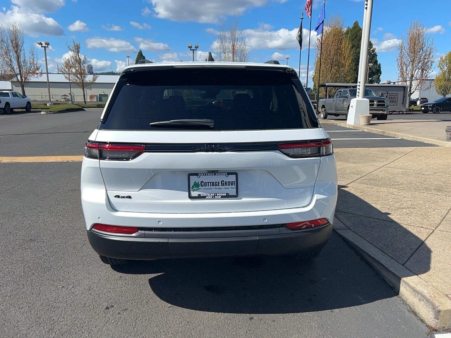 New 2026 Jeep Grand Cherokee Altitude AWD/4WD image 9