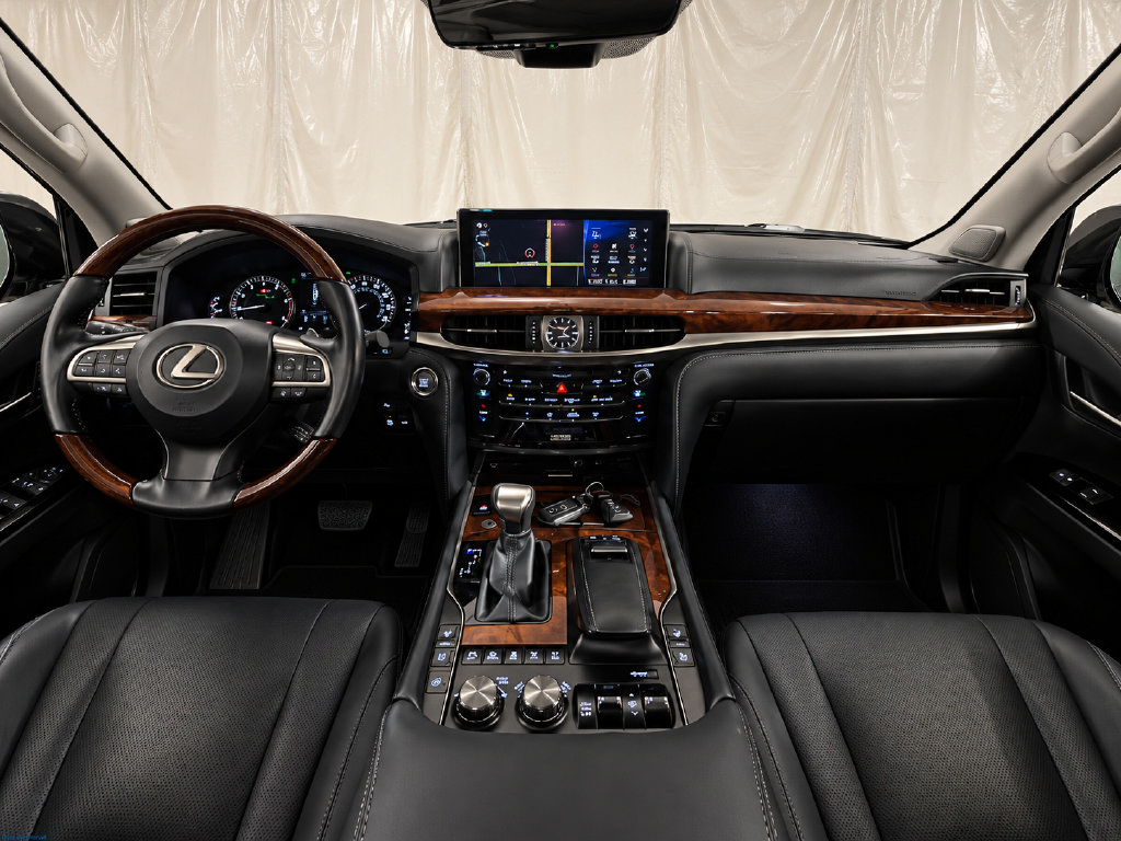 Used 2016 Lexus LX 570 4WD w/ Luxury Package image 10