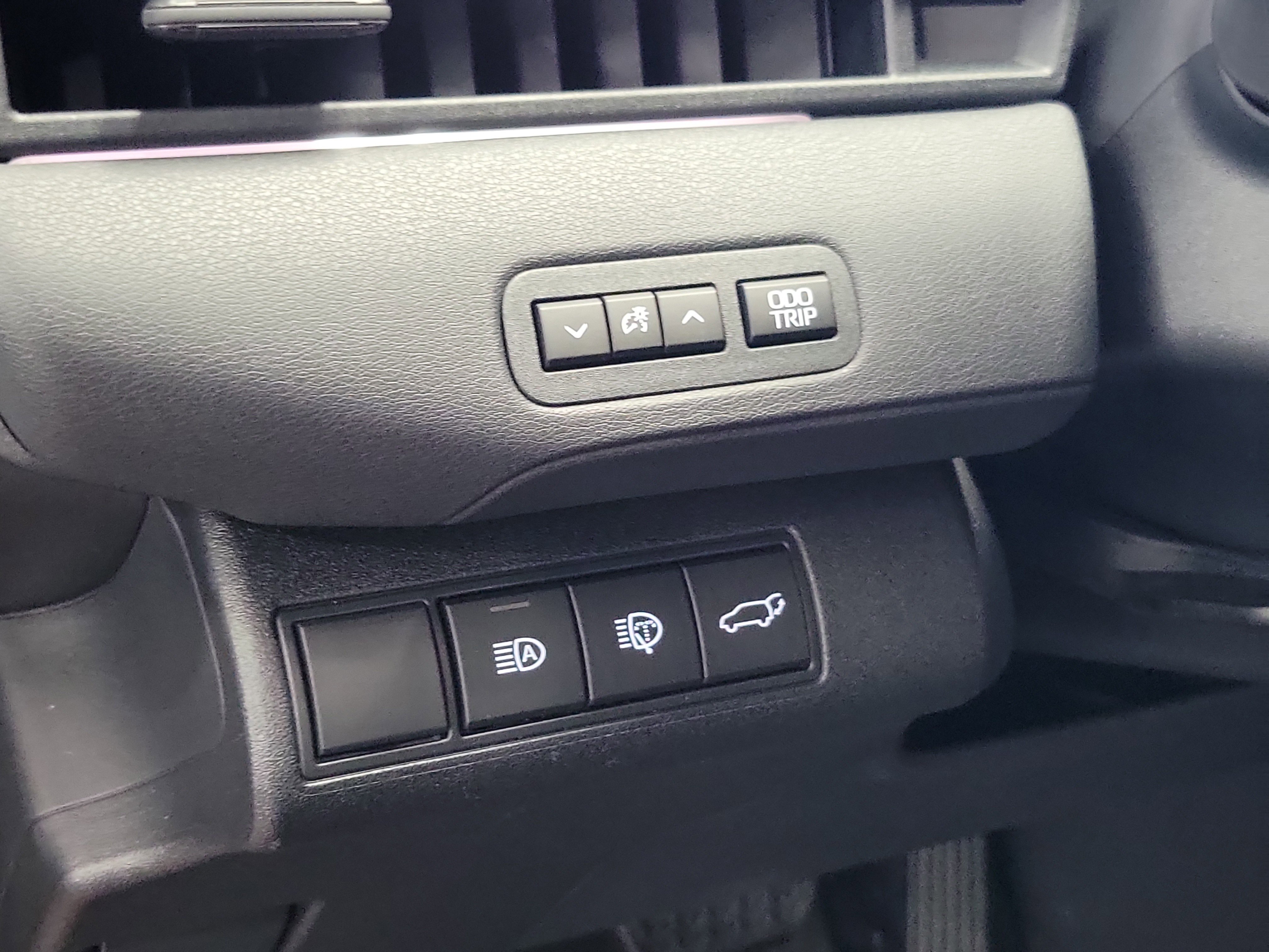 New 2026 Toyota C-HR w/ Cold Weather Package AWD/4WD image 18