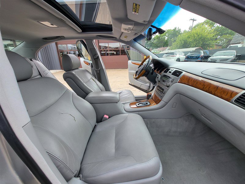 Used 2005 Lexus ES 330 FWD image 15