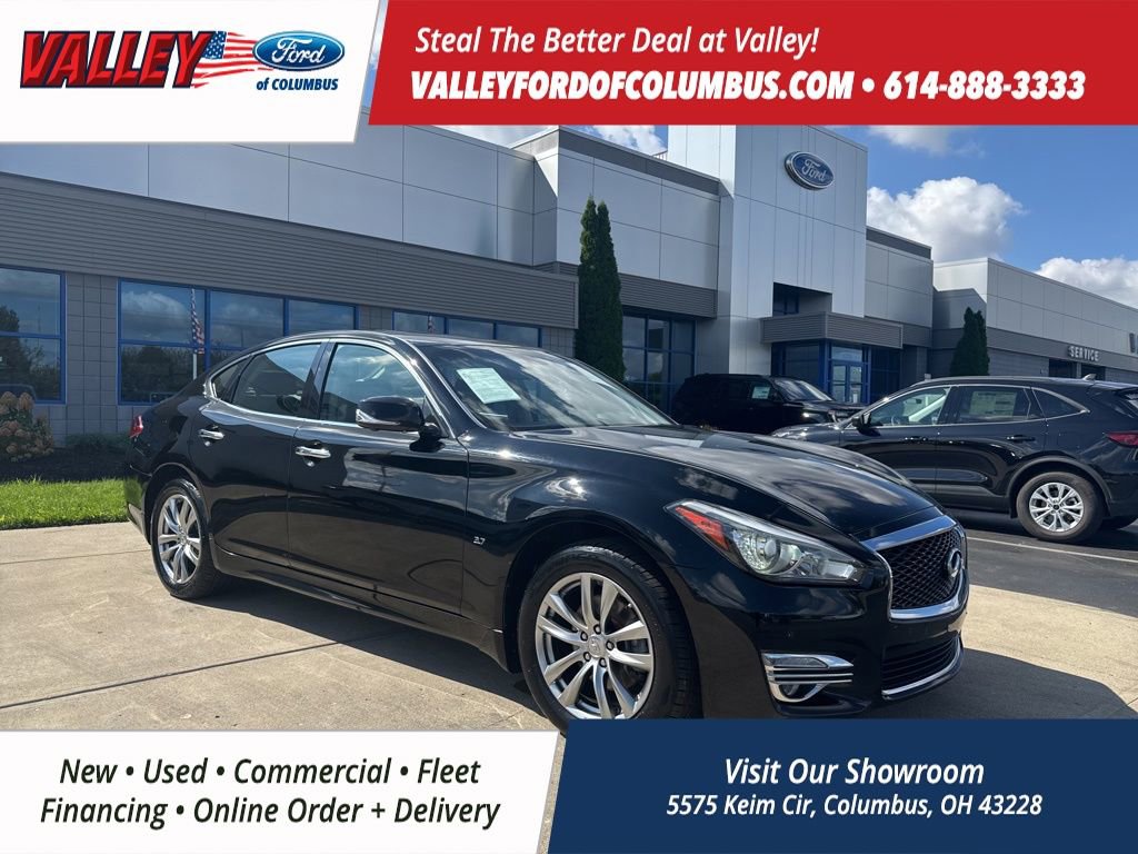 Used 2016 INFINITI Q70 3.7 w/ Technology Package