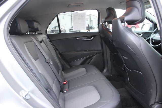 Used 2023 Kia Niro EX image 23
