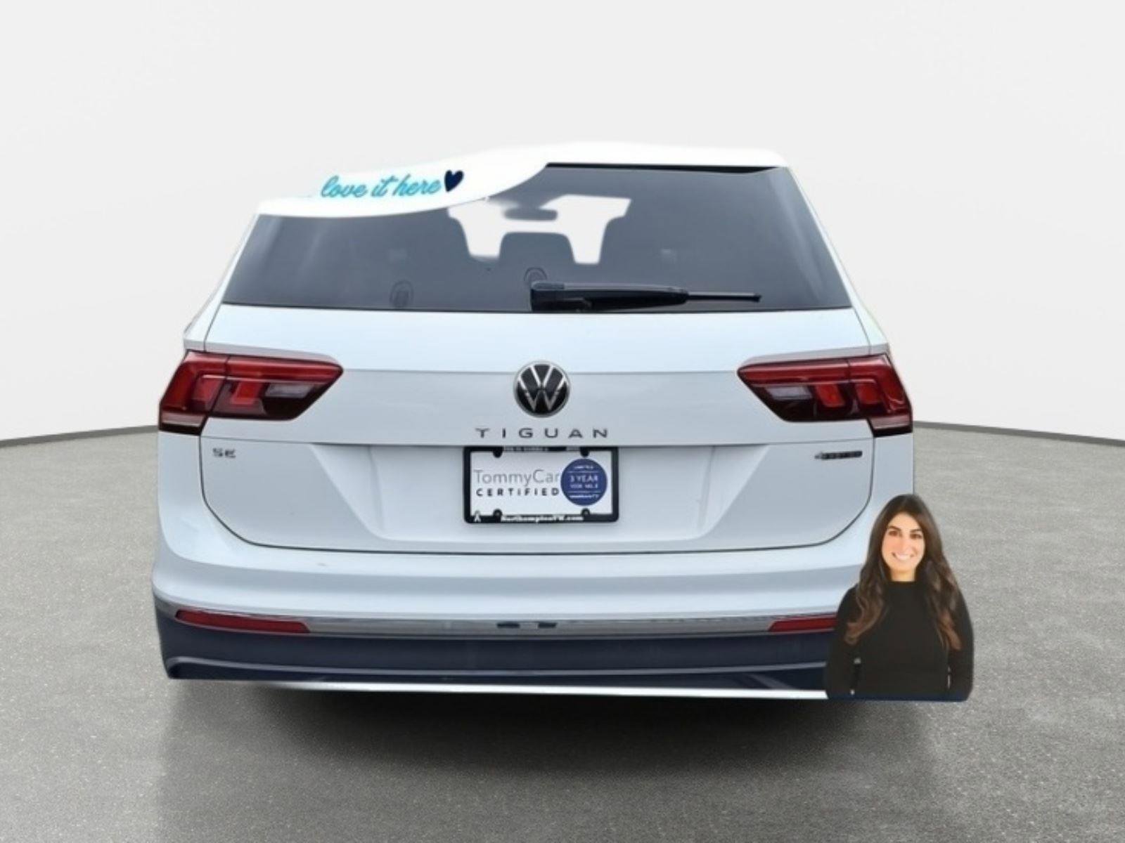 Used 2022 Volkswagen Tiguan SE w/ Panoramic Sunroof Package image 5